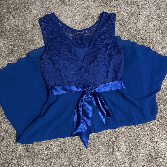 Elegant Royal Blue Lace Midi Dress - Picture 4 of 6